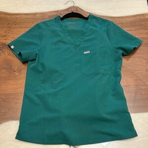 Figs Women's Green V-Neck Short Sleeve Top and pants size small